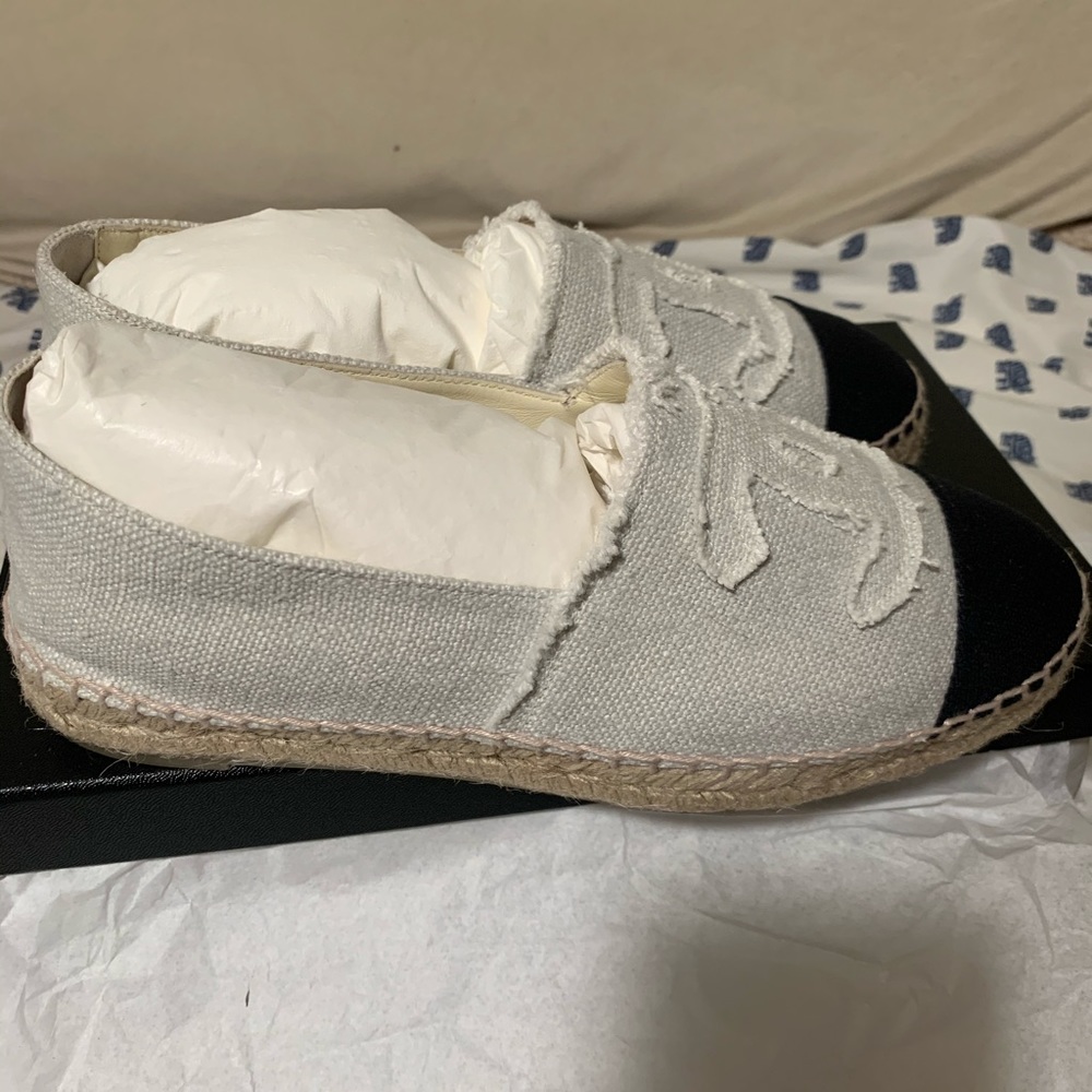 NWT 100% authentic Chanel canvas espadrilles - Picture 2 of 11